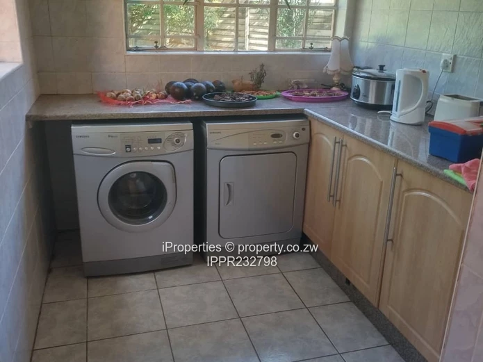 Spacious  old money  Property in Old Mazowe  (Sole Mandate)