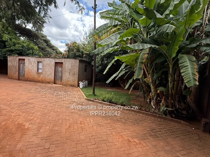 Spacious Home with Cottage & Modern Amenities