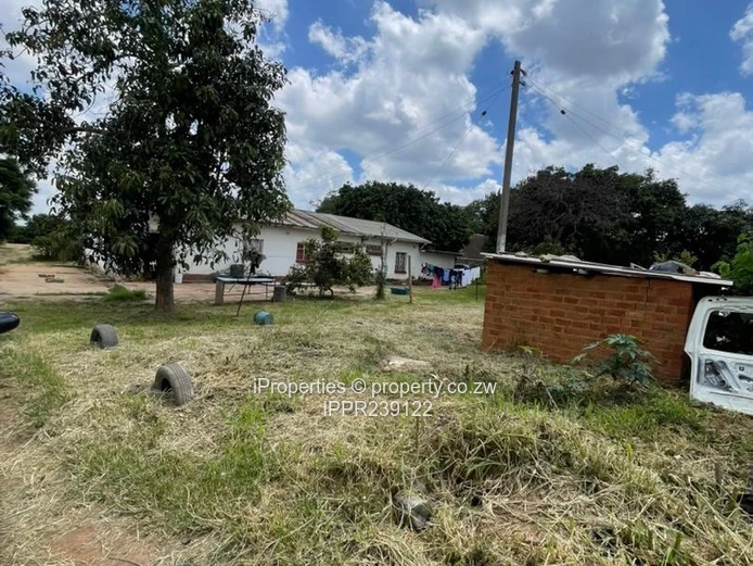 Investment  Property on 2,431sqm with Title Deeds