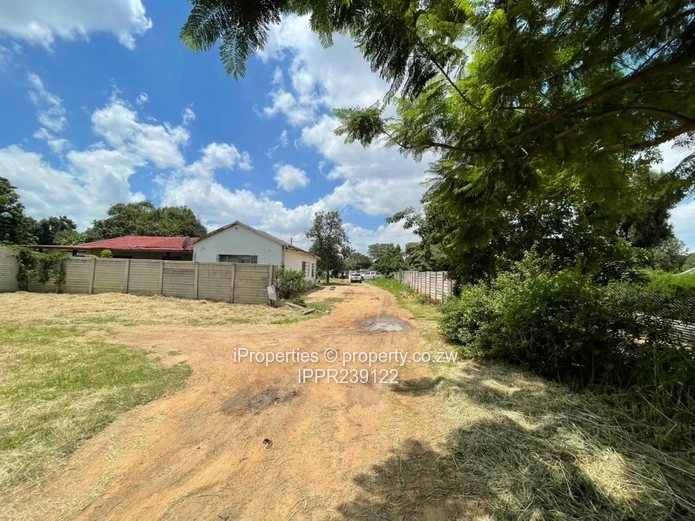 Investment  Property on 2,431sqm with Title Deeds