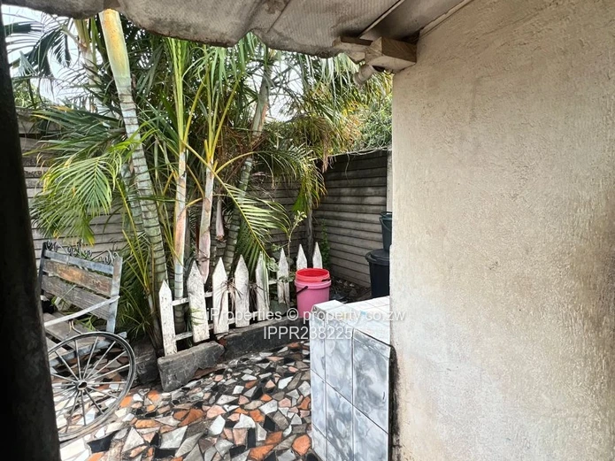 Mufakose Core House  with Title deeds  (Sole Mandate)