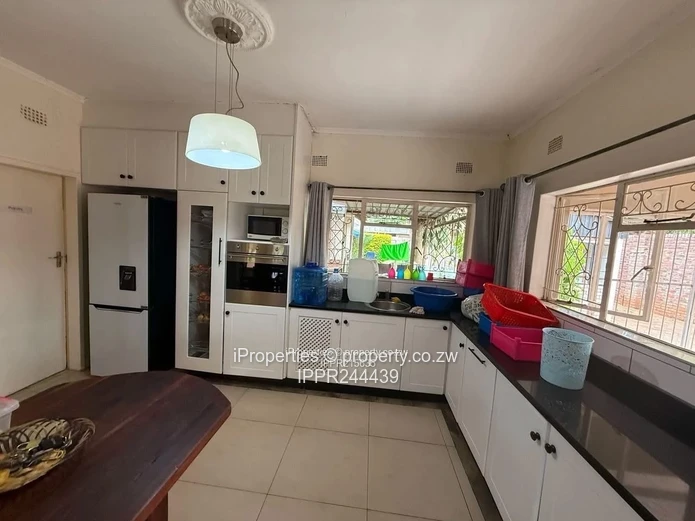 Prime Alexandra Park Commercial: 2,450m², Pool & Borehole