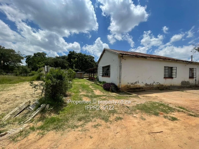 Investment  Property on 2,431sqm with Title Deeds