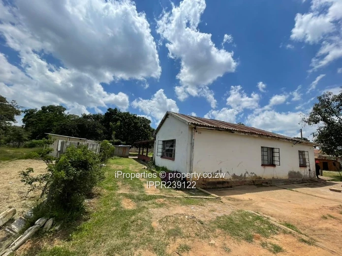 Investment  Property on 2,431sqm with Title Deeds