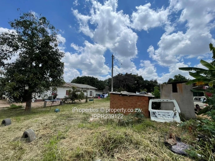 Investment  Property on 2,431sqm with Title Deeds