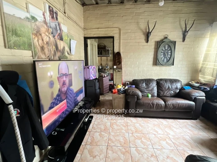 Mufakose Core House  with Title deeds  (Sole Mandate)