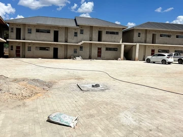 2 Bedroom Flat & Apartment